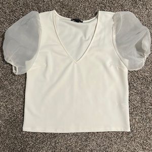 Puff sleeve v-neck top
